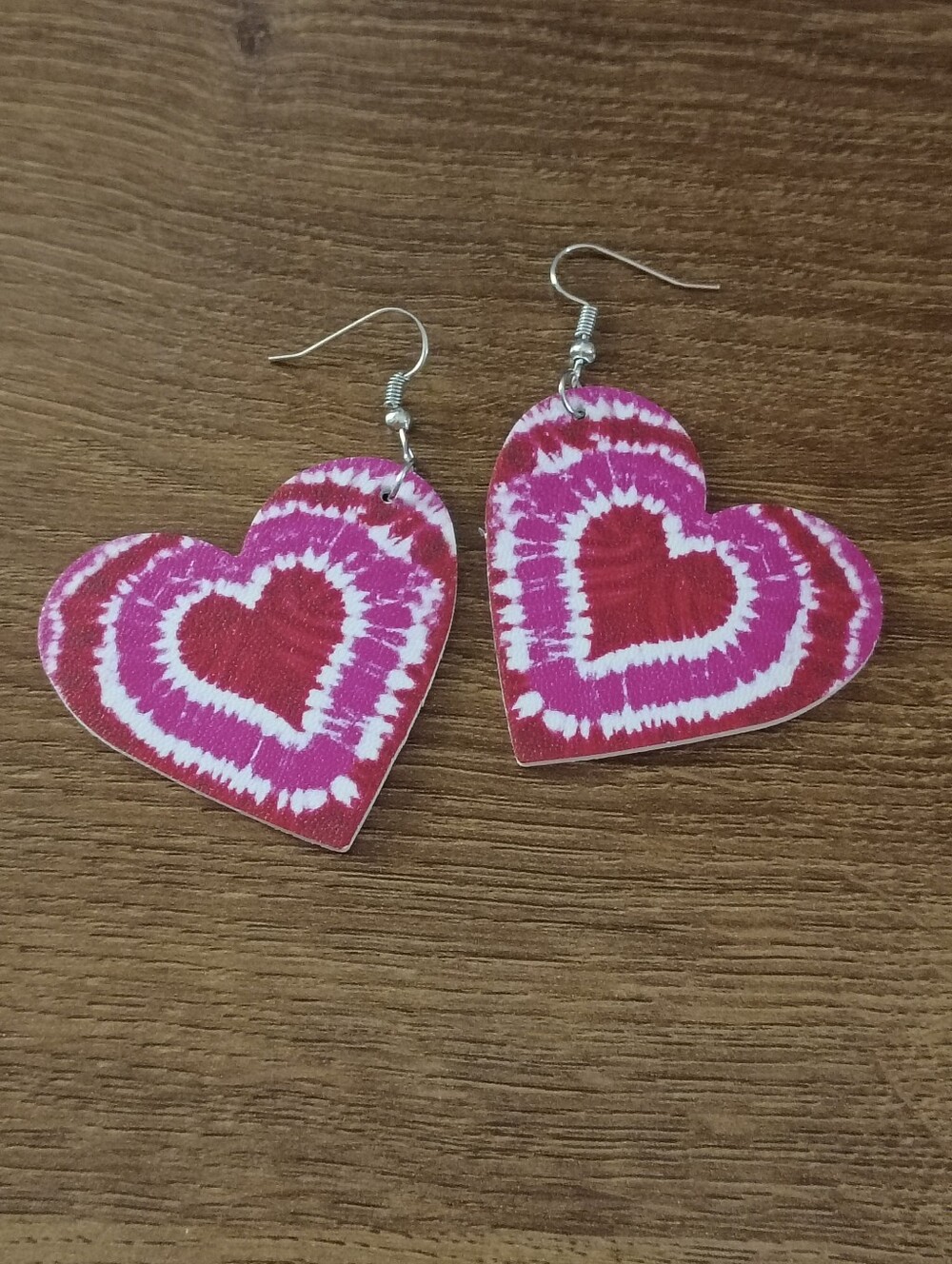 tie dye heart dangle earrings